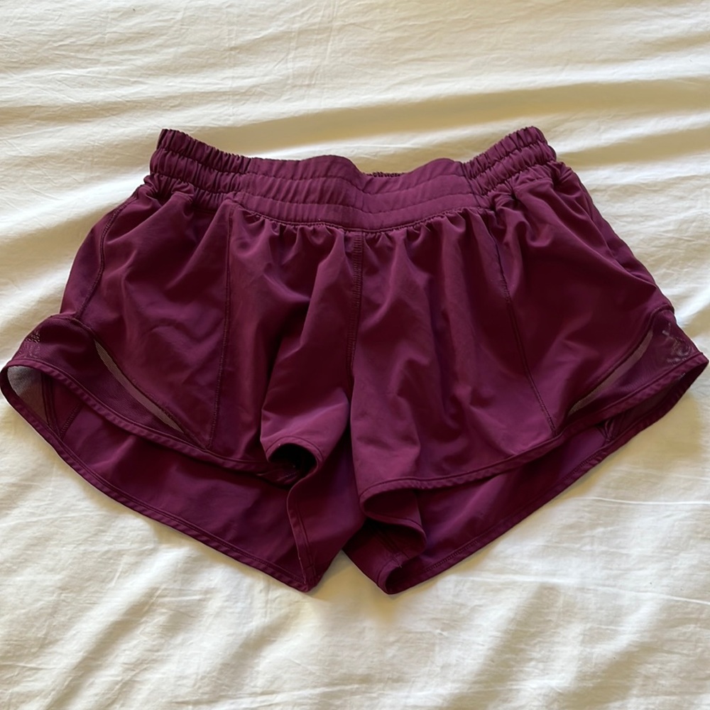 Lululemon Hotty Hot Shorts, 2.5” Burgandy size 4